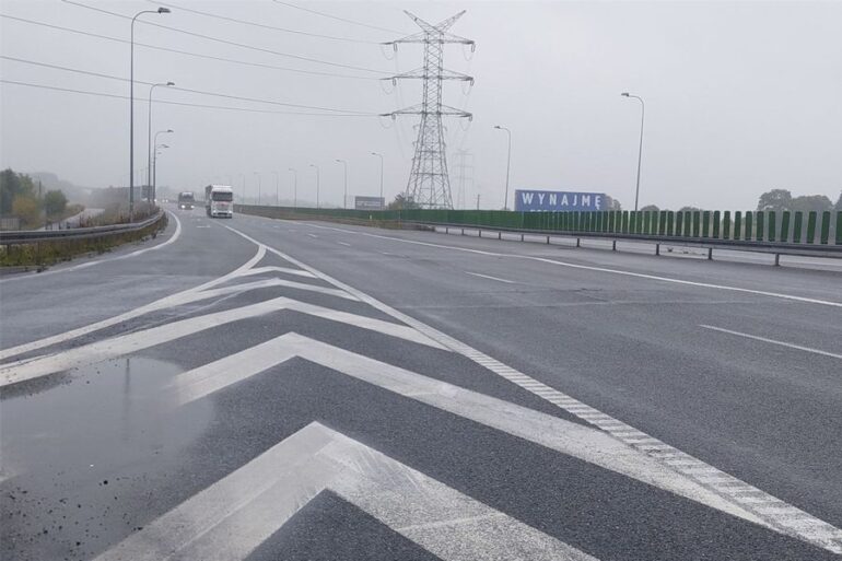 Fale Dunaju przestaną utrudniać jazdę. GDDKiA zapowiada remont autostrady A1 za ponad 700 tys zł.