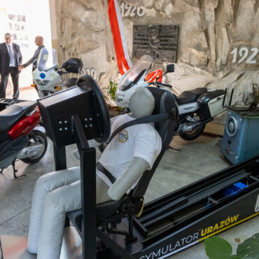 Symulatory jazdy pociągiem czy ciężarówką trafiły do szkoły w Katowicach. fot. S. Rybok