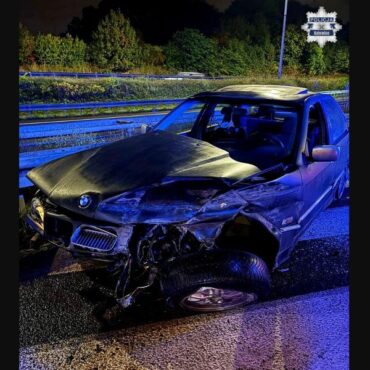 Wracamy do sprawy czwartkowego wypadku na autostradzie A4. Zapadła pierwsza decyzja sądu - to areszt dla 18-letniego kierowcy BMW, który doprowadził do tragedii. Zarzuty usłyszał też 17-latni pasażer.. Do wypadku doszło w nocy, 9 października. BMW uderzyło w bariery na autostradzie A4. W wypadku zginał 19-letni kolega kierowcy.