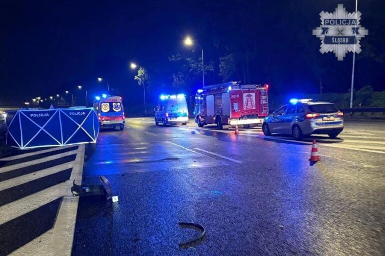 Wypadek na autostradzie A4 w Katowicach na kilka godzin zablokował ruch w kierunku Krakowa. W rozbitym samochodzie zginęła 1 osoba.