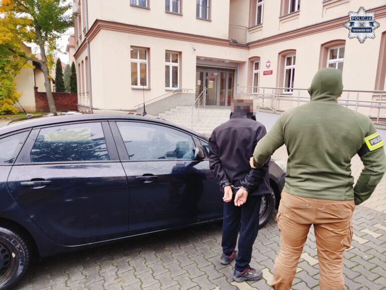 Mężczyzna oblał kobietę benzyną i chciał podpalić! Do dramatycznych zdarzeń doszło w Kaletach. Fot. KPP Tarnowskie Góry