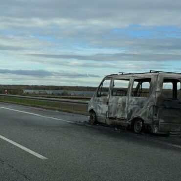 Pożar busa na autostradzie A1 jest powodem utrudnień w powiecie tarnogórskim. Korki są też na A4 w Katowicach gdzie doszło do zdarzenia z udziałem kilku pojazdów