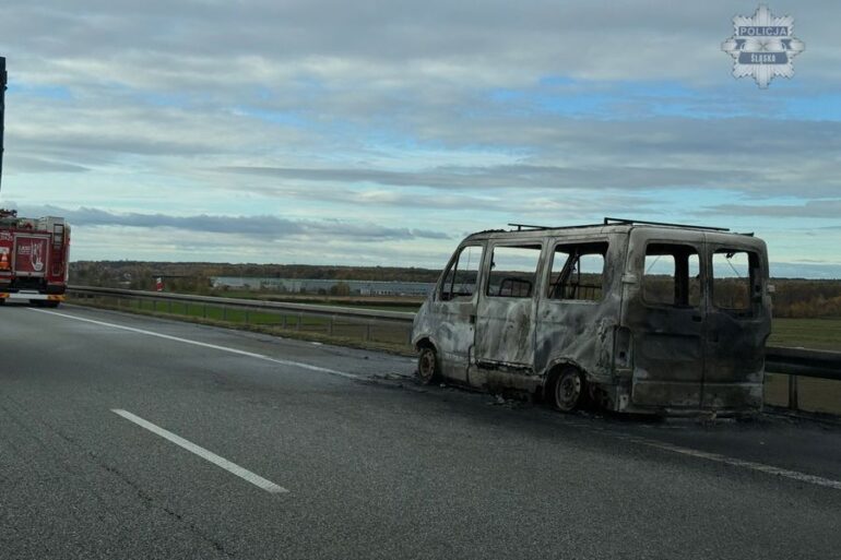 Pożar busa na autostradzie A1 jest powodem utrudnień w powiecie tarnogórskim. Korki są też na A4 w Katowicach gdzie doszło do zdarzenia z udziałem kilku pojazdów