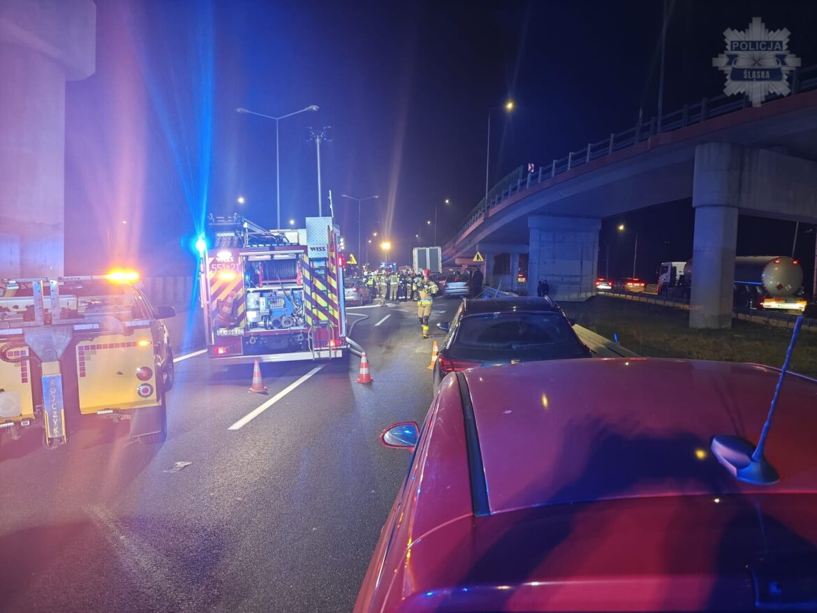 Karambol na DK 1- są ranni, korek w stronę Bielska - Białej. Fot. policja