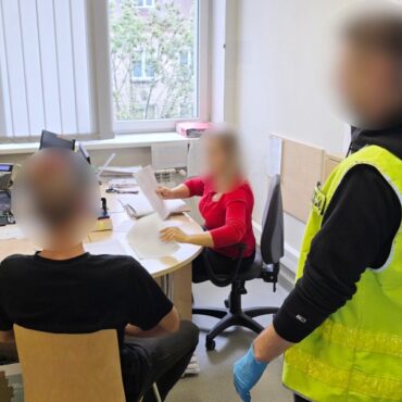 Kradł w Zawierciu, wpadł w Rudzie Śląskiej. Sklepowy złodziej posiedzi. Fot. KPP Zawiercie