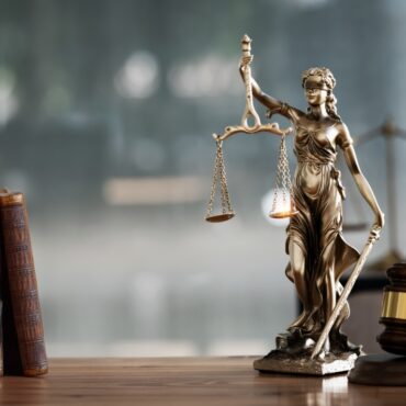 Studia z administracji i prawa