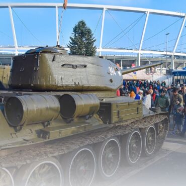Koncerty polskich gwiazd muzyki, przelot samolotów, prezentacja sprzętu wojskowego i militariów. Stadion Śląski 11 listopada zaprasza na Święto Niepodległości. Zacznie się w południe, wspólnym ośpiewaniem hymnu, a zakończy wieczorem koncertem zespołu T. Love.  Wstęp wolny.