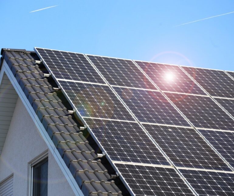 Przetarg na instalacje fotowoltaiczne rozstrzygnięty. Fot. Facebook/Michał Pierończyk - Prezydent Miasta Ruda Śląska