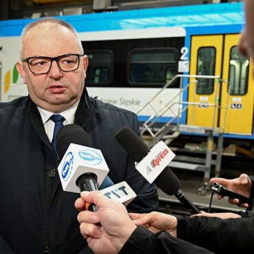 Górnicy zostaną kolejarzami. Czeka na nich 200 miejsc pracy. To efekt umowy pomiędzy spółkami PGG i Koleje Śląskie. Szkolenia pozwalające zdobyć odpowiednie kwalifikacje i nowy zawód ruszą w przyszłym roku.