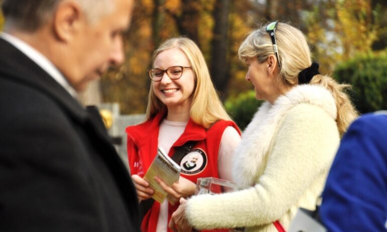 Ponad 150 wolontariuszy weźmie udział w kweście na hospicjum w Pszczynie. Sprawdź, gdzie będą kwestować i komu pomagają dzięki Twojemu wsparciu.