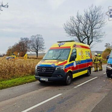 Wypadek w Stanowicach: w zderzeniu osobowego suzuki z motocyklistą zginął kierujący jednośladem 41-latek.