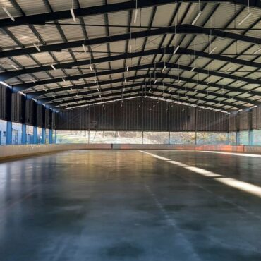 Sezonowe lodowisko w Rudzie Śląskiej zostanie otwarte  w najbliższą sobotę o godzinie  13.00. Dla pierwszych stu osób, które 29 listopada odwiedzą ten obiekt przygotowano niespodziankę.