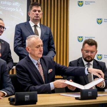 Woj. śląskie i Katowice przejmują stery w lotnisku w Pyrzowicach. Fot. Tomasz Żak/slaskie.pl