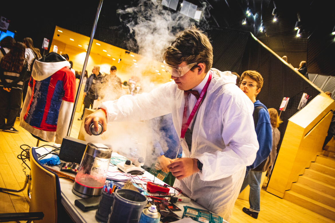 Poznaj szczegóły 9. edycji Śląskiego Festiwalu Nauki Katowice. Ponad 2000 naukowców, nowe strefy i darmowy udział. Zarejestruj się już teraz!