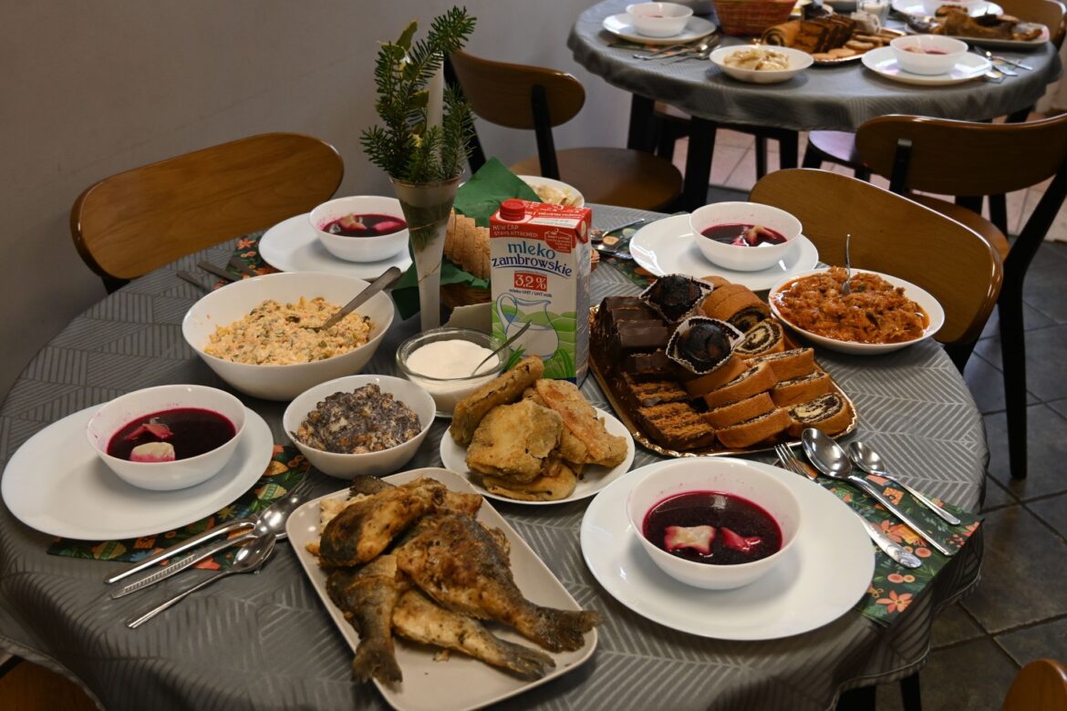 Rybnik organizuje Boże Narodzenie dla samotnych i potrzebujących. Sprawdź, gdzie odbędą się wigilie i spotkania świąteczne. Nikt nie musi świętować w samotności.