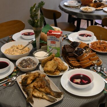 Rybnik organizuje Boże Narodzenie dla samotnych i potrzebujących. Sprawdź, gdzie odbędą się wigilie i spotkania świąteczne. Nikt nie musi świętować w samotności.