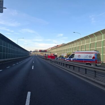 Drogowa Trasa Średnicowa zablokowana. Na gliwickim odcinku DTŚ (Droga Wojewódzka numer 902) doszło do wypadku.