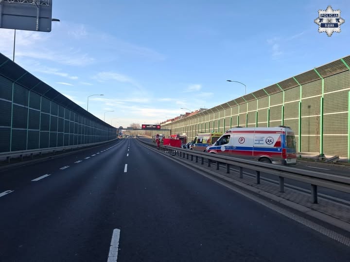 Uwaga Kierowcy! Drogowa Trasa Średnicowa (Droga Wojewódzka numer 902 ) w  Gliwicach jest zablokowana. Na wysokości ulicy Królewska Tama doszło do wypadku.