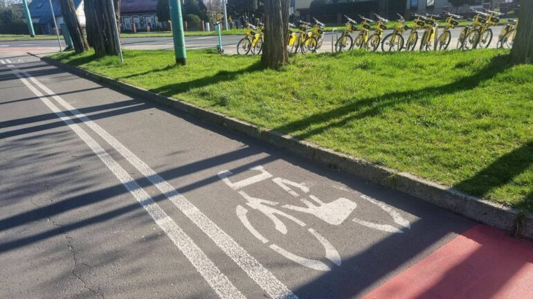 Sprawdź, na jakim etapie jest velostrada Tychy Katowice. Aktualne prace budowlane, nowe dofinansowanie z GZM i UE oraz planowany termin zakończenia inwestycji.