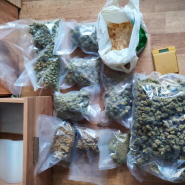 Zabrze: W mieszkaniu policja znalazła ponad 2,5 kilograma różnych narkotyków (fot. KMP Zabrze)