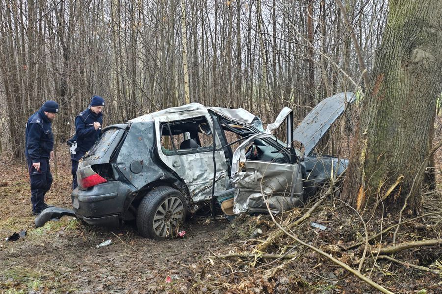 Śmiertelny wypadek w Rybniku jest powodem zamknięcia ulicy Czecha. Na miejscu pracują służby ratownicze i ekipa policyjna.