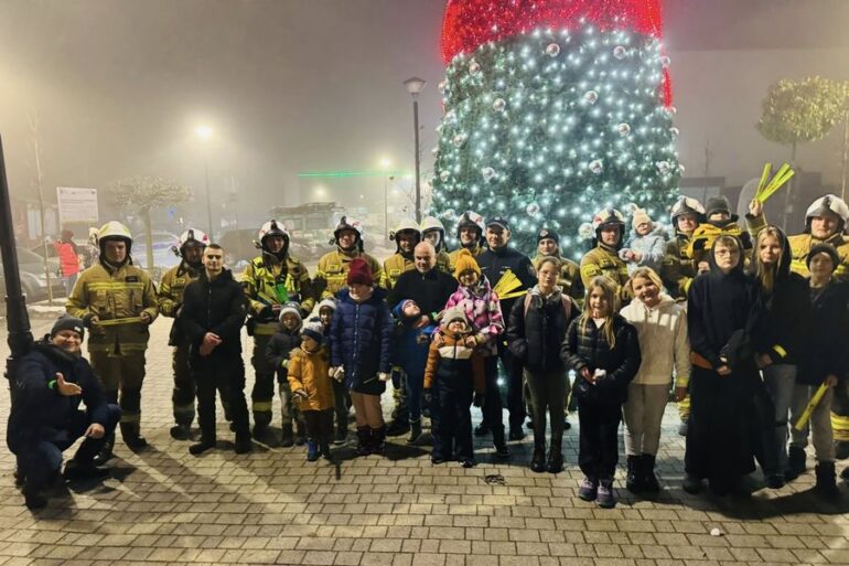 Wraz z rozpoczęciem sezonu jesienno-zimowego wraca nasza radiowa akcja promująca bezpieczeństwo na drogach. W ubiegłym tygodniu byliśmy w powiecie mikołowskim. W środę, 10 grudnia, akcja Świeć przykładem odbędzie się w Tychach. Spotkacie nas w trzech różnych miejscach.