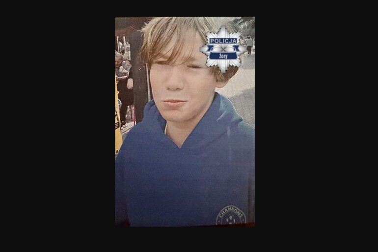 Policjanci proszą o pomoc w poszukiwaniach: zaginął 12-latek z Żor.  O zaginięciu chłopca mundurowych zawiadomiła rodzina.
