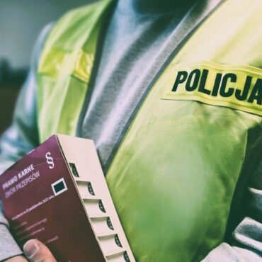 28 zarzutów usłyszał 48-latek w śledztwie prowadzonym przez policjantów zajmujących się przestępczością gospodarczą. Mikołowianin odpowie za oszustwa.