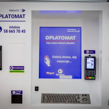 Skorzystaj z opłatomatu w Urzędzie Miasta Tychy. Płać gotówką lub kartą, załatwiaj sprawy szybciej i omijaj kolejki w urzędzie oraz Wydziale Komunikacji.