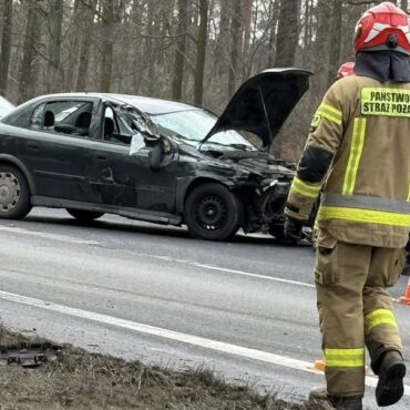 Groźnie wyglądający wypadek na DK1 w Piasku koło Pszczyny. Do zdarzenia doszło dziś, na jezdni w kierunku na Tychów.