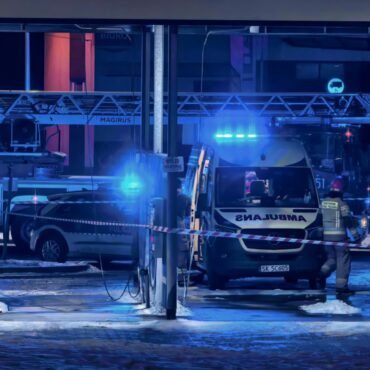 Tragiczny w skutkach okazał się poniedziałkowy wypadek na myjni w Tychach. Dziś poinformowano, że w szpitalu zmarł poszkodowany mężczyzna.