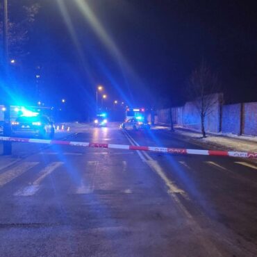 Policjanci pod nadzorem prokuratury ustalają okoliczności tragicznego w skutkach wypadku. W Chorzowie autobus potrącił pieszego.