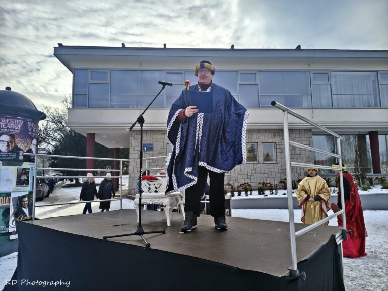 Przez Tychy - tak jak przez kilkadziesiąt innych miast naszego regionu - we wtorek 6 stycznia przeszedł Orszak Trzech Króli (fot.www.112tychy.pl)