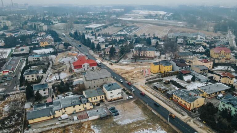 Ruch wahadłowy w Bieruniu na skrzyżowaniu Wawelskiej i Warszawskiej powoduje korki. Burmistrz wnioskuje o ręczne sterowanie ruchem i zmianę sygnalizacji świetlnej.