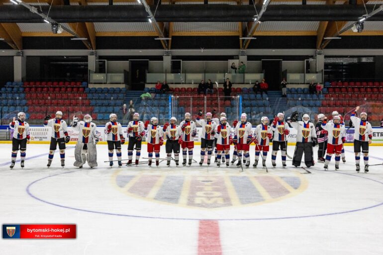 Dwa kroki od tytułu. Hokeistki Polonii Bytom rozpoczynają półfinały. Dwa kroki od tytułu. Hokeistki Polonii Bytom rozpoczynają półfinały. fot. bytomski-hokej.pl
