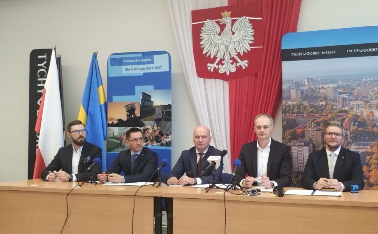 Podpisano umowę na połączenie pieszo-rowerowe Tychów i Bierunia. Powstanie ponad 3 km trasy oraz przebudowana zostanie ul. Oświęcimska. Inwestycja za 27 mln zł z dofinansowaniem UE.