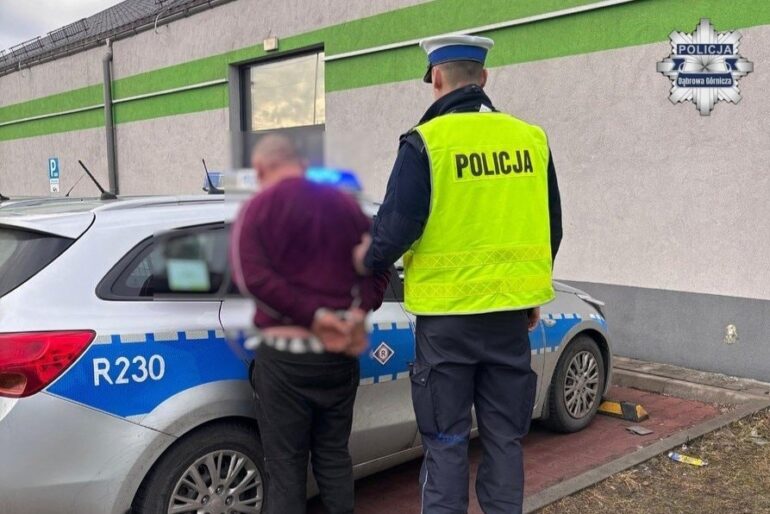 Dąbrowa Górnicza: pijany 51-latek bez prawa jazdy zatrzymany przez policjanta po służbie (fot. KMP Dąbrowa Górnicza)