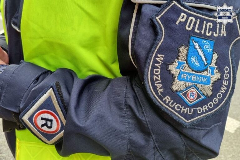 Na ul. Świerklańskiej w Rybniku kierowca mazdy nie zatrzymał się na wezwanie policjantów. Okazało się, że złamał 5 zakazów sądu.