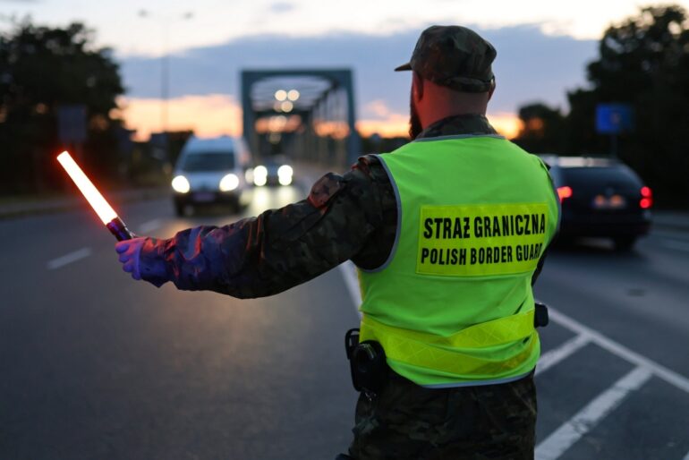 Ruda Śląska: 7 cudzoziemców zatrzymanych przez Straż Graniczną. Nakaz opuszczenia Polski. Fot Straż Graniczna