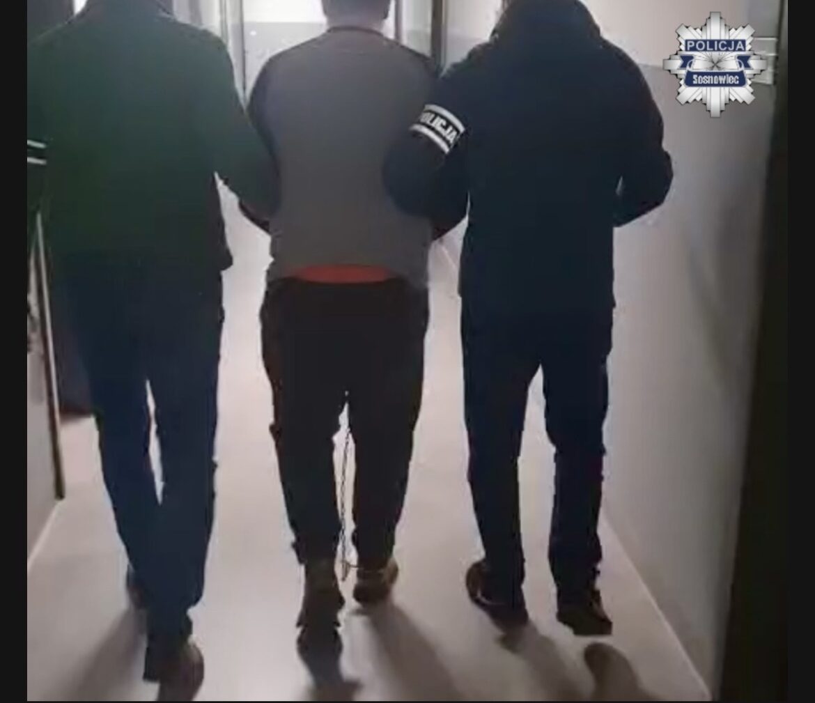 Sosnowiec: Tragedia w domu przy ulicy Zawodzie. 25-latek zabił swojego ojca. Fot. KMP Sosnowiec