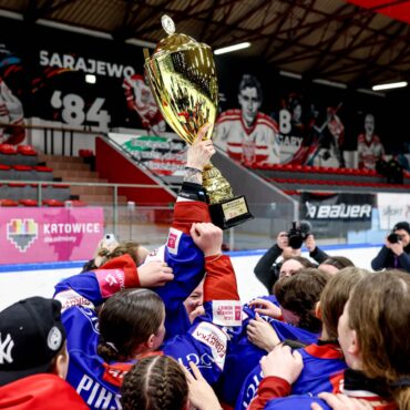 BS Polonia Bytom po raz piętnasty w historii i jedenasty z rzędu sięgnęła po tytuł Mistrza Polski. Zrobiły to po raz piętnasty! Autor: Michał Chwieduk