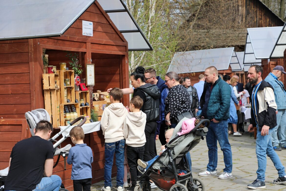 Jarmark Wielkanocny w Pszczynie odbędzie się 28 i 29 marca w skansenie. W programie lokalne produkty, warsztaty, koncerty, rękodzieło i Pan Babcia.
