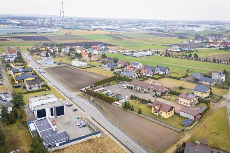 Od początku kwietnia rusza transport na zlecenie dla mieszkańców Cielmic. To pilotażowe rozwiązanie ma ułatwić codzienne przejazdy osobom, które mieszkają tam, gdzie autobusy kursują rzadziej. Mieszkańcy będą mogli zamówić busa dzień wcześniej i skorzystać z przejazdu za 2 złote.