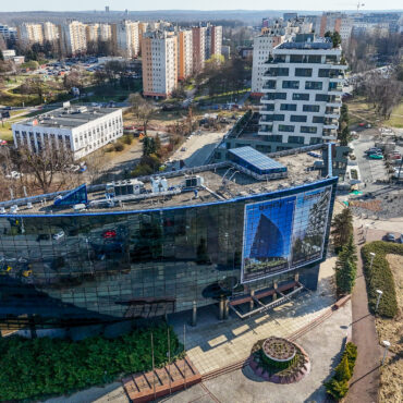UM Katowice kupuje biurowiec! Fot. Budynek przy ul. Powstańców 43 Fot. K. Kalkowski.jpg