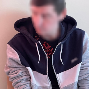 Poszukiwany za gwałt zatrzymany przez „łowców głów”. 32-latek ukrywał się od miesięcy. (fot. Policja Śląska)