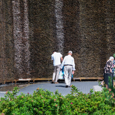Tężnia solankowa w Tychach ponownie jest dostępna dla mieszkańców i odwiedzających. Obiekt w Rodzinnym Parku bł. Karoliny wznowił działanie po zimowej przerwie, a inhalacje z wykorzystaniem naturalnej solanki z Uzdrowiska Ustroń znów wspierają osoby, które chcą zadbać o drogi oddechowe i poprawić codzienny komfort oddychania.