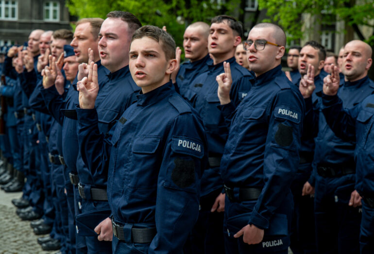 188 nowych policjantów na ulicach! Wielkie ślubowanie w Katowicach. Fot. ŚUW w Kcach