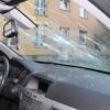 Mściwy sąsiad pomylił auta. Zniszczył nie ten pojazd