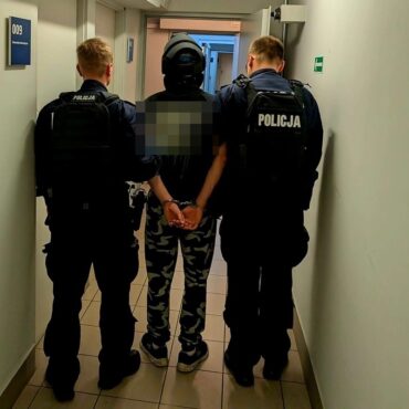 Katowice: podpalenie przy ul. Świdnickiej – 19-latek z 10 zarzutami, straty 160 tys. zł. Fot. KMP Katowice