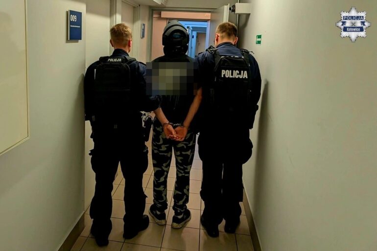 Katowice: podpalenie przy ul. Świdnickiej – 19-latek z 10 zarzutami, straty 160 tys. zł. Fot. KMP Katowice